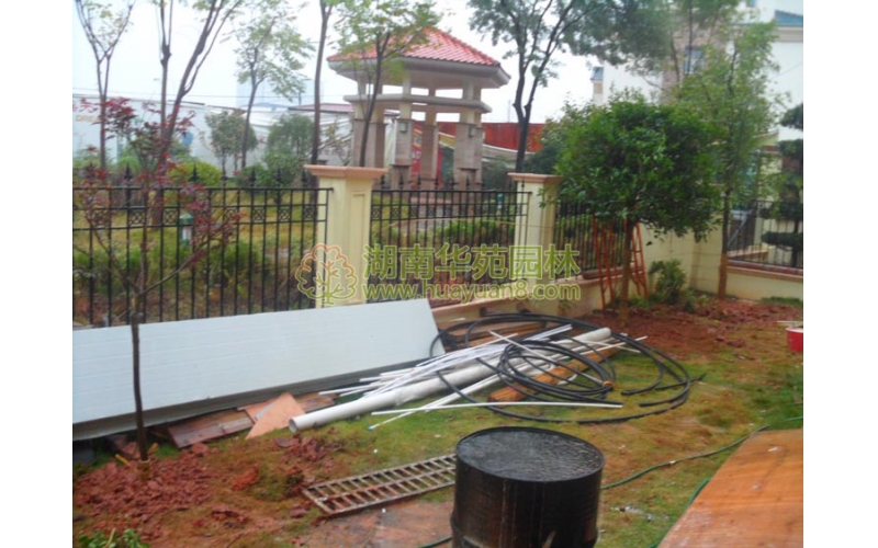 湖南華苑園林為湘潭黃總別墅綠化提供的一條龍服務